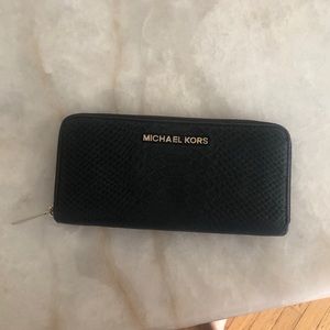 MICHAEL KORS BLACK SNAKE SKIN WALLET